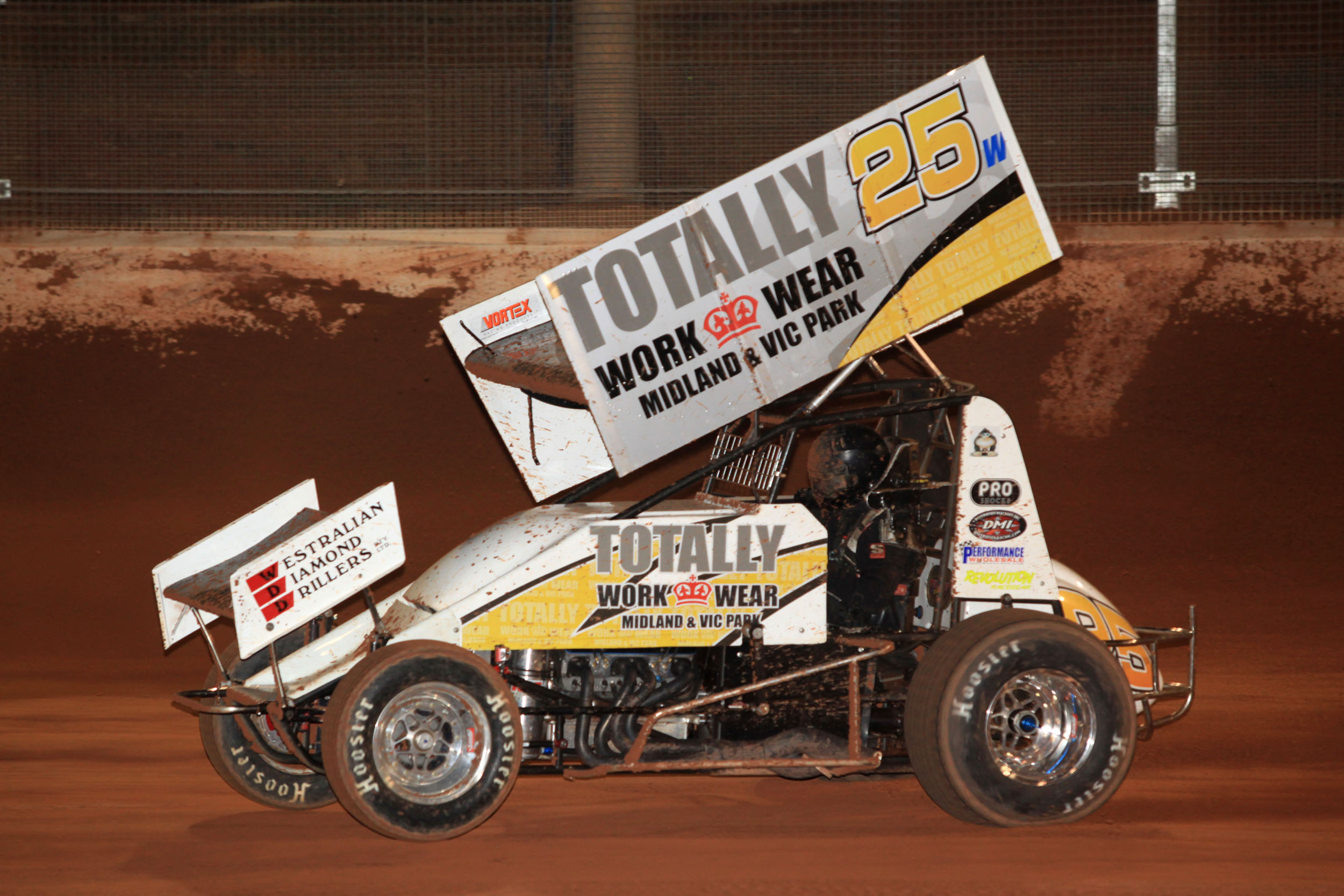 McFadden stars amid controversy in Darwin McFadden stars amid controversy in Darwin