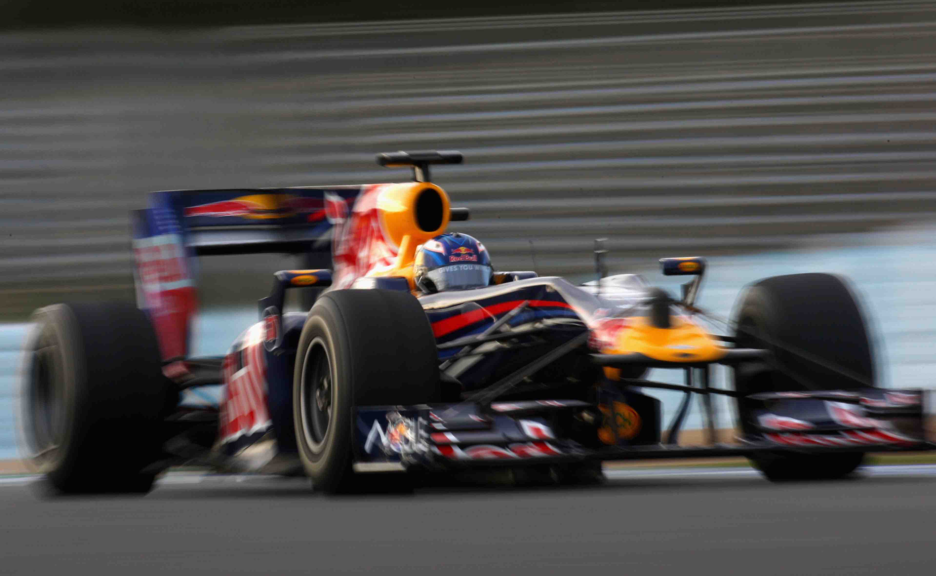 Daniel Ricciardo gets more F1 test miles Daniel Ricciardo gets more F1 test miles