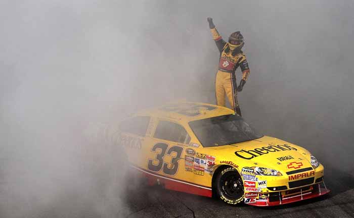 Bowyer holds out Hamlin in Chase opener Bowyer holds out Hamlin in Chase opener