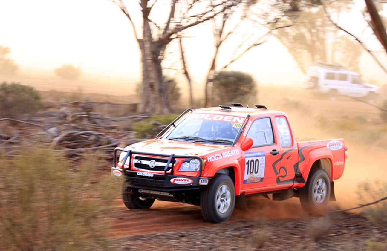 Craig Lowndes in touch in Safari Craig Lowndes in touch in Safari