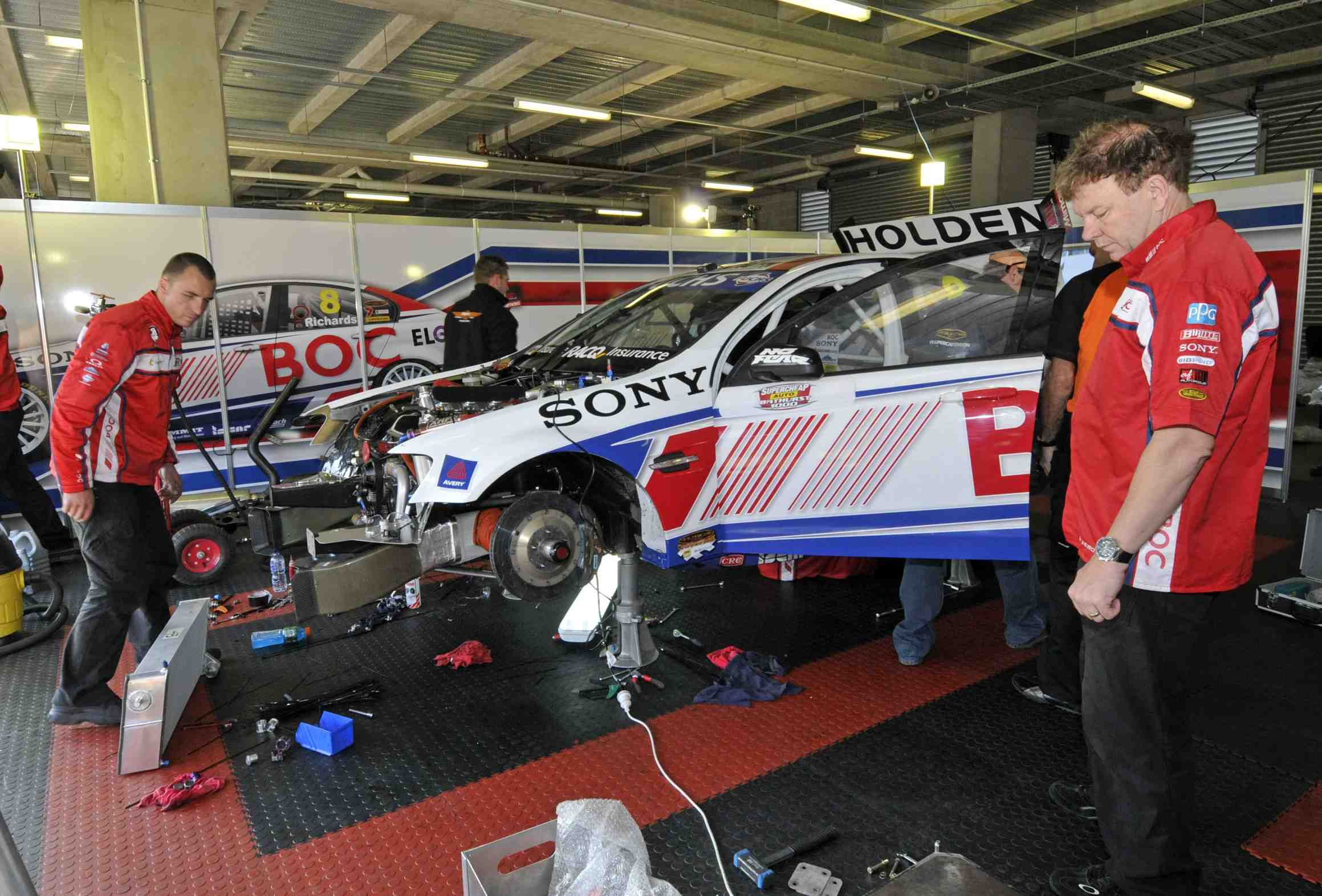 Team BOC repairs car in time for final practice Team BOC repairs car in time for final practice