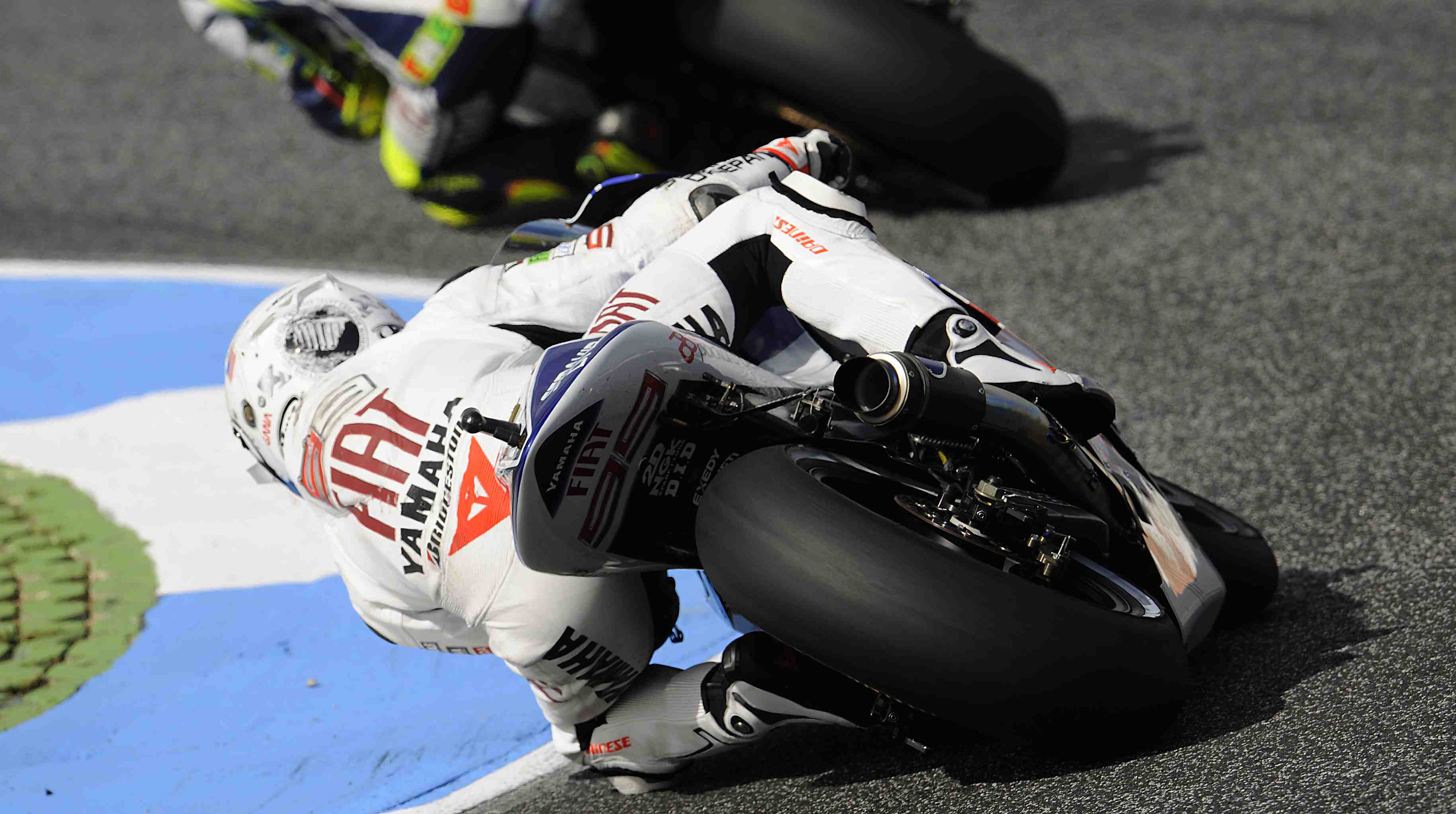 Lorenzo hunts down team-mate to win at Estoril Lorenzo hunts down team-mate to win at Estoril