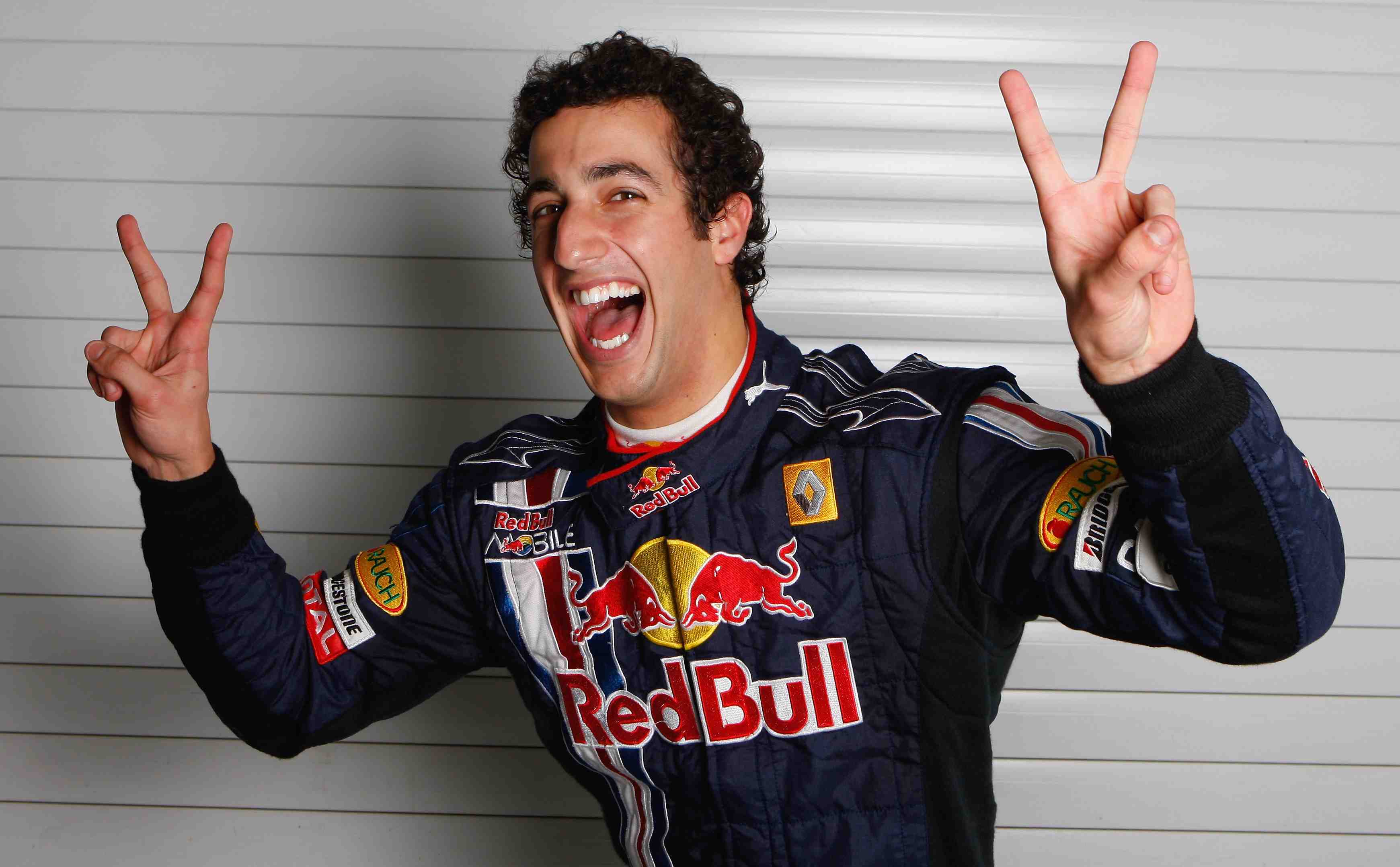 Daniel Ricciardo gets more F1 test miles Daniel Ricciardo gets more F1 test miles