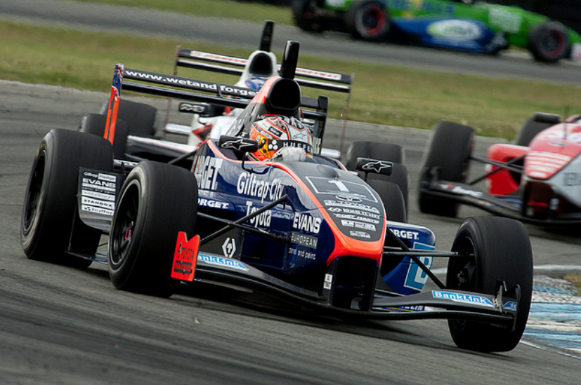 Evans again as Aussies falter in TRS Evans again as Aussies falter in TRS