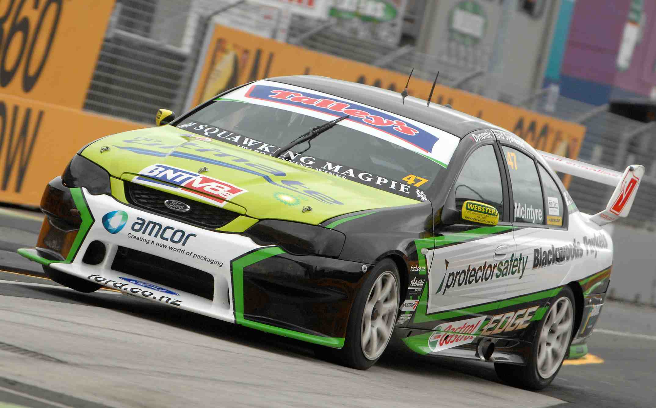 John McIntyre scores pole for NZV8 finale John McIntyre scores pole for NZV8 finale