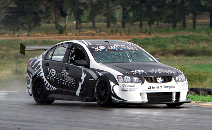 V8 SuperTourer has first serious hit-out V8 SuperTourer has first serious hit-out