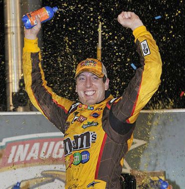 Kyle Busch holds on for Kentucky victory Kyle Busch holds on for Kentucky victory