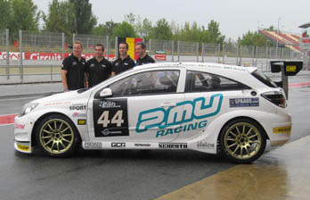 Paul Forgie assists Aussie 24 Hour team Paul Forgie assists Aussie 24 Hour team