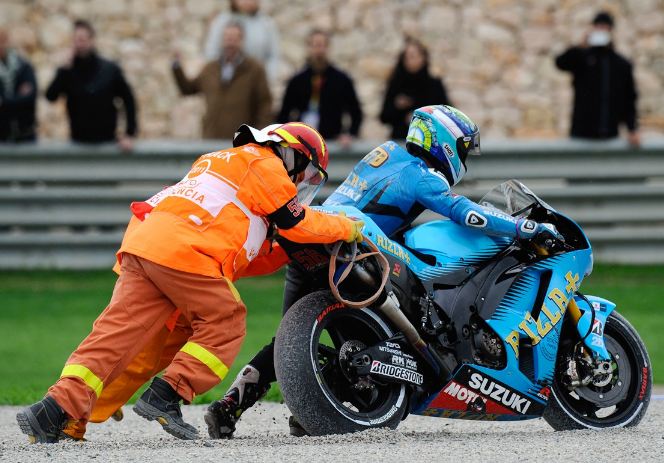 Suzuki announces MotoGP withdrawal Suzuki announces MotoGP withdrawal