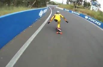 thumb thumb8 344x224 Extreme skaters take on Mount Panorama