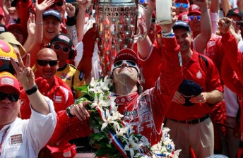 thumb Dario Indy win 2 344x224 Dario Franchitti takes his third Indy 500