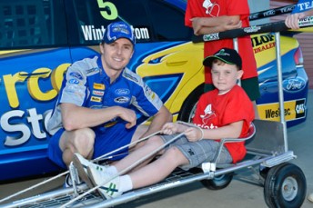 thumb 2012 MarkWiunterbottom 24 344x229 Frosty lends hand to Townsville billy carters