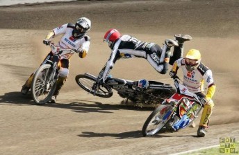thumb DarcyWard crash 344x224 Darcy Ward breaks hand in Polish crash