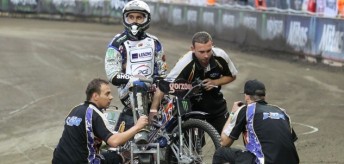 thumb Scare for Chris Holder as Crump declared fit