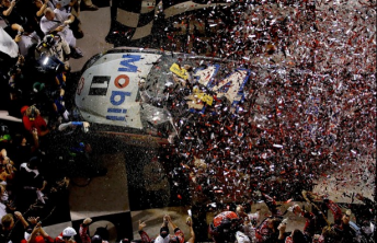 thumb Screen shot 2012 07 08 at 3.43.23 PM 344x222 Tony Stewart wins crash fest at Daytona