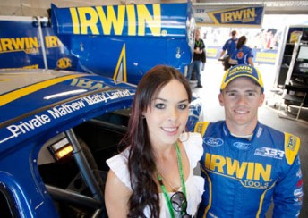 thumb ir EllesseStronach 344x244 Fallen Australian soliders honoured by V8 teams