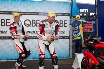 thumb honda pi podium 344x229 Wayne Maxwell scores Phillip Island clean sweep