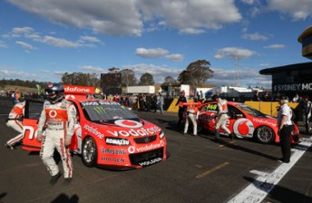 thumb TeamVodafone's Jamie Whincup and Craig Lowndes