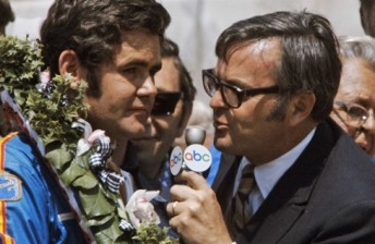 Economaki with Al Unser Sr 344x224 Legendary motor sports commentator dies