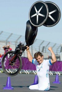 thumb Zanardi Para win 201x299 Alex Zanardi wins Paralympic gold
