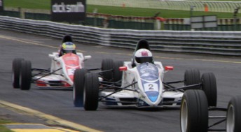 thumb jacobsen le brocq 344x189 Last corner pass gives Jacobson Formula Ford round win