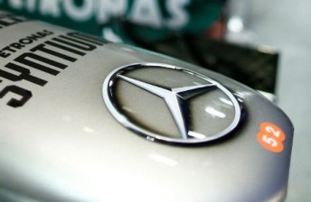 thumb mercedes badge 344x224 Hamilton replaces Schumacher at Mercedes
