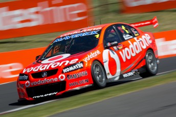 thumb 20121004 4851 344x229 Jamie Whincup flies in final Thursday practice