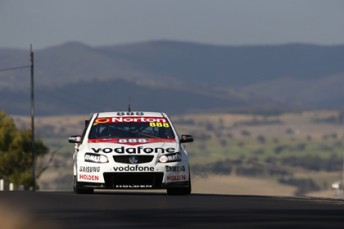 thumb 888 T8 EV11 12 5583 344x229 Lowndes says 2012 Bathurst winners will be celebrated