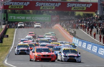 thumb start 344x224 Timeline: 2012 Supercheap Auto Bathurst 1000 as it happened