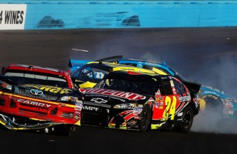 thumb Gordon Bowyer fight video1 344x224 NASCAR hands out Phoenix fracas penalties