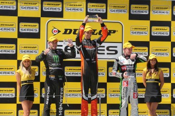 thumb speedcafe winton sun 1447 344x229 Percat holds out Pye in Dunlop Series Race 3