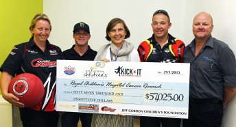 Jeff Gordon charity helps Aussie cancer kids 2 Phil Jordison photo Royal Childrens Hospital Kick It cheque handhover P 6390 344x186 Jeff Gordon charity helps Aussie cancer kids