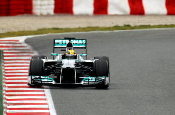 Rain and red flags dominate end of F1 test Hamilton 344x226 Rain and red flags dominate end of F1 test