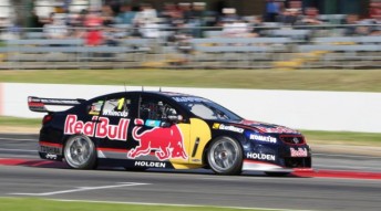 Whincup scores pole in dramatic Race 10 qualifying whincup 2 344x191 Whincup scores pole in dramatic Race 10 qualifying