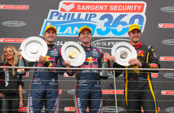 Lowndes defeats Whincup in Race 33 Race 33 V8 Supercars 344x225 Lowndes defeats Whincup in Race 33