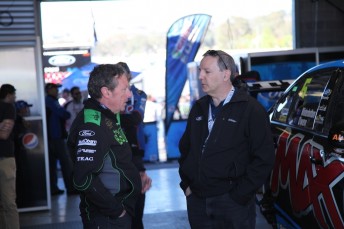 Bob Graziano talks with FPR part-owner Rod Nash
