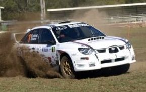 thumb Simon and Sue Evans on their way to victory at Coffs Harbour