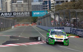 thumb The Bottle-O Racing entry of Paul Dumbrell and Jacques Villeneuve at the Armor All Gold Coast 600