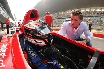 thumb Nick Percat with Ryan Walkinshaw on the grid in India
