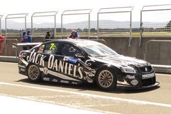 thumb Todd Kelly in the Symmons Plains pitlane