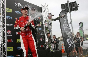 thumb Murphy, Reid and McIntyre shared the spoils at Manfeild