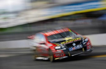 thumb Garth Tander attacks the Turn 4 chicane