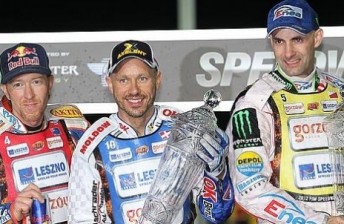 thumb Jason Crump (left) stands tall with Nicki Pedersen (C) and Tomasz Gollob