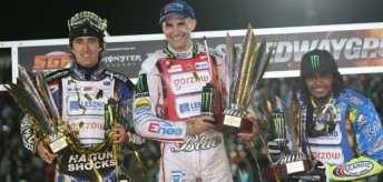 thumb Chris Holder (L) celebrates with Tomasz Gollob (C) and Antonio Lindback