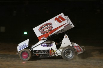 Ian Madsen on his way to Preliminary night victory (PIC: Lauren King/Sydney Speedway)