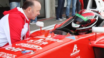 Anton de Pasquale's mentor Mark Larkham offers final words of advice at Zandvoort