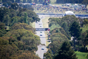 Bathurst will get underway at 1100 this year