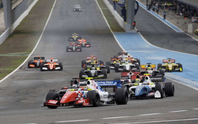 Oliver Rowland leads the field