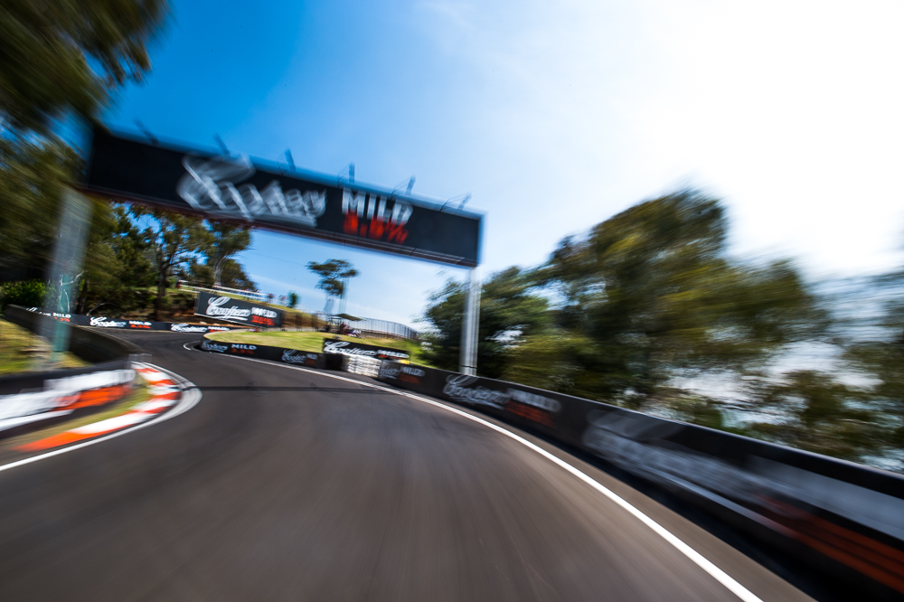 GALLERY V8 Supercars on track at Bathurst