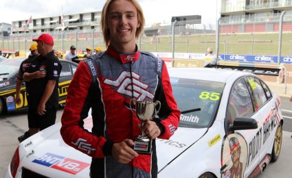 Jack Smith recommits to New Zealand V8s